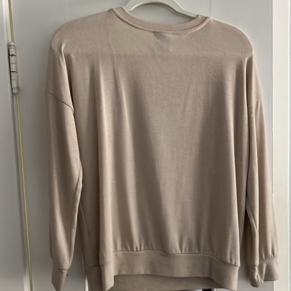 Tan sweater blouse with cat image - Picture 4 of 5